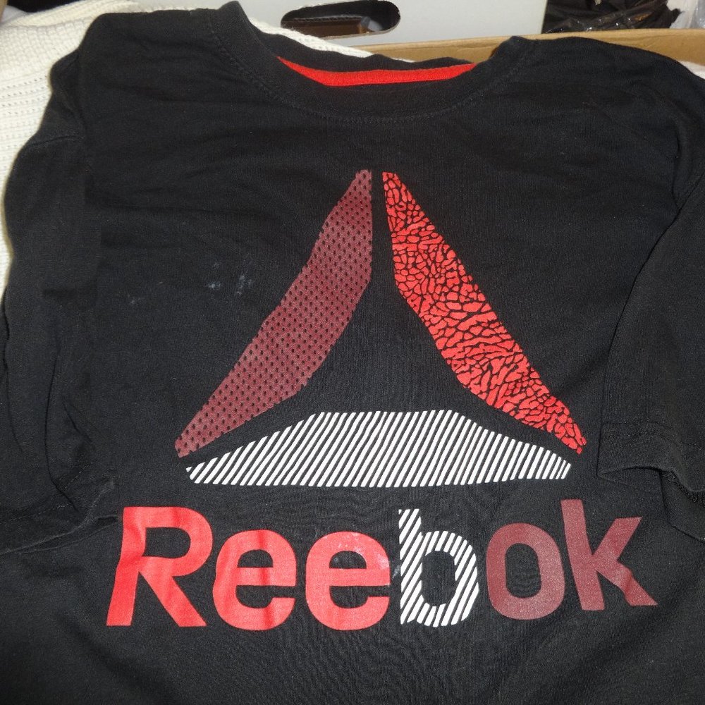 MENS REEBOK SHORT SLEEVE T-SHIRT SIZE XL